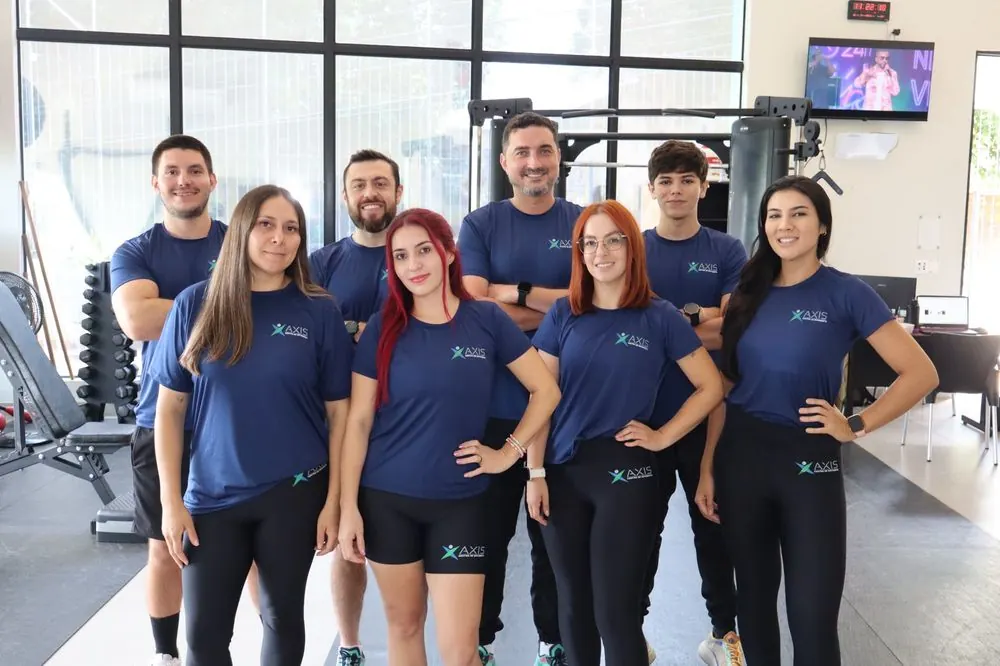 Time completo da AXIS Centro de Movimento — Treinadores IHP e Fisioterapeutas em Itapetininga